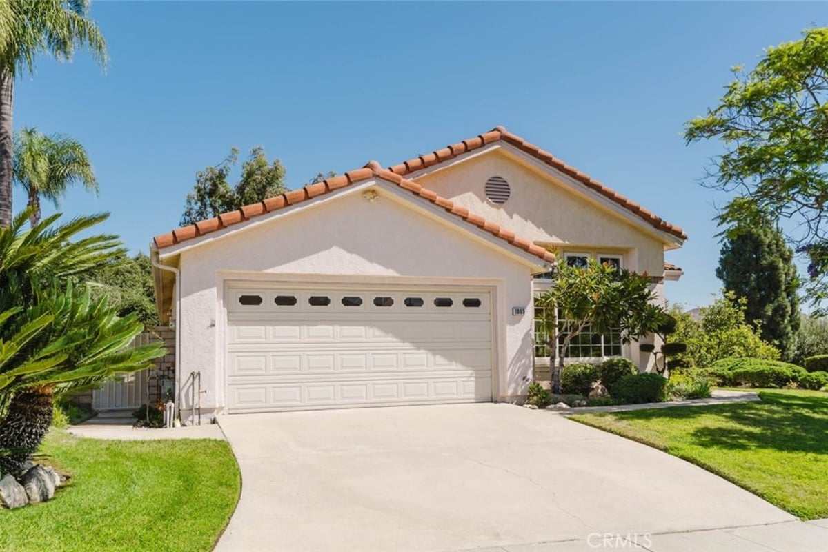 1005 Shoal Creek Court, Simi Valley, CA 93065 — photo 1 of 43