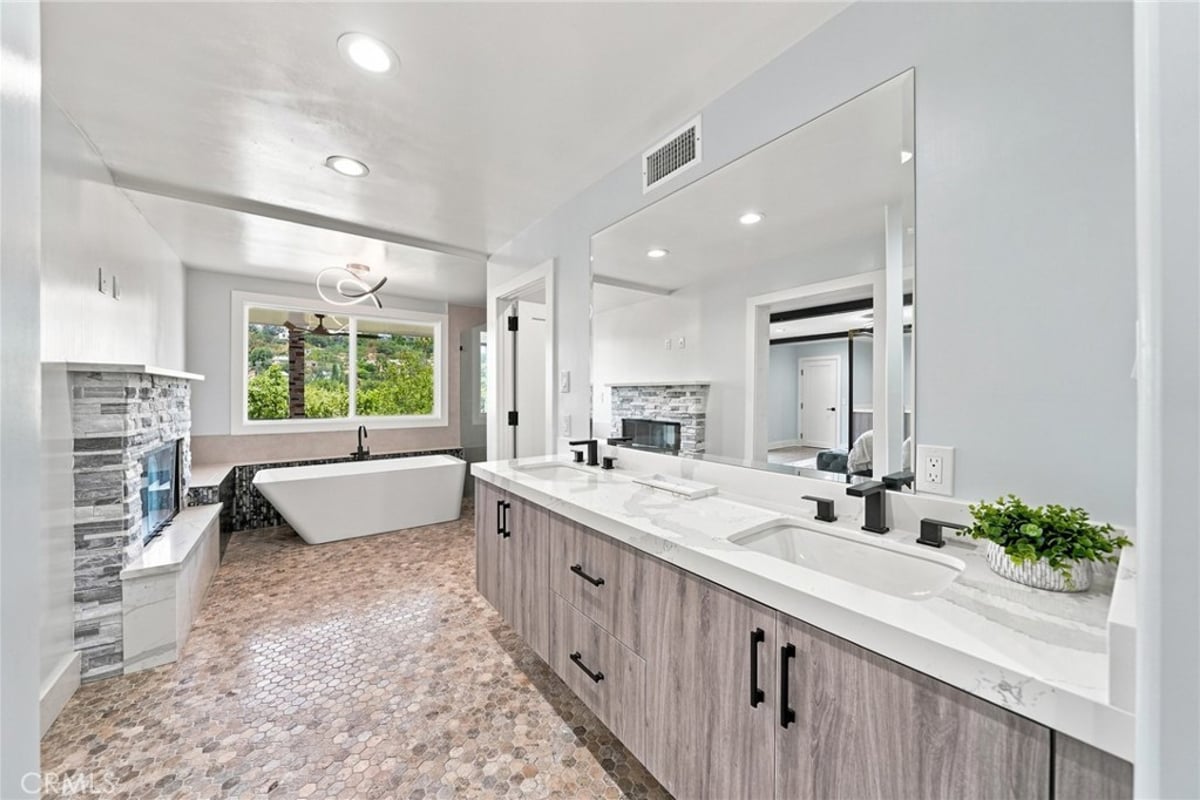 6002 Graciosa, Los Angeles, CA 90068 — photo 1 of 51