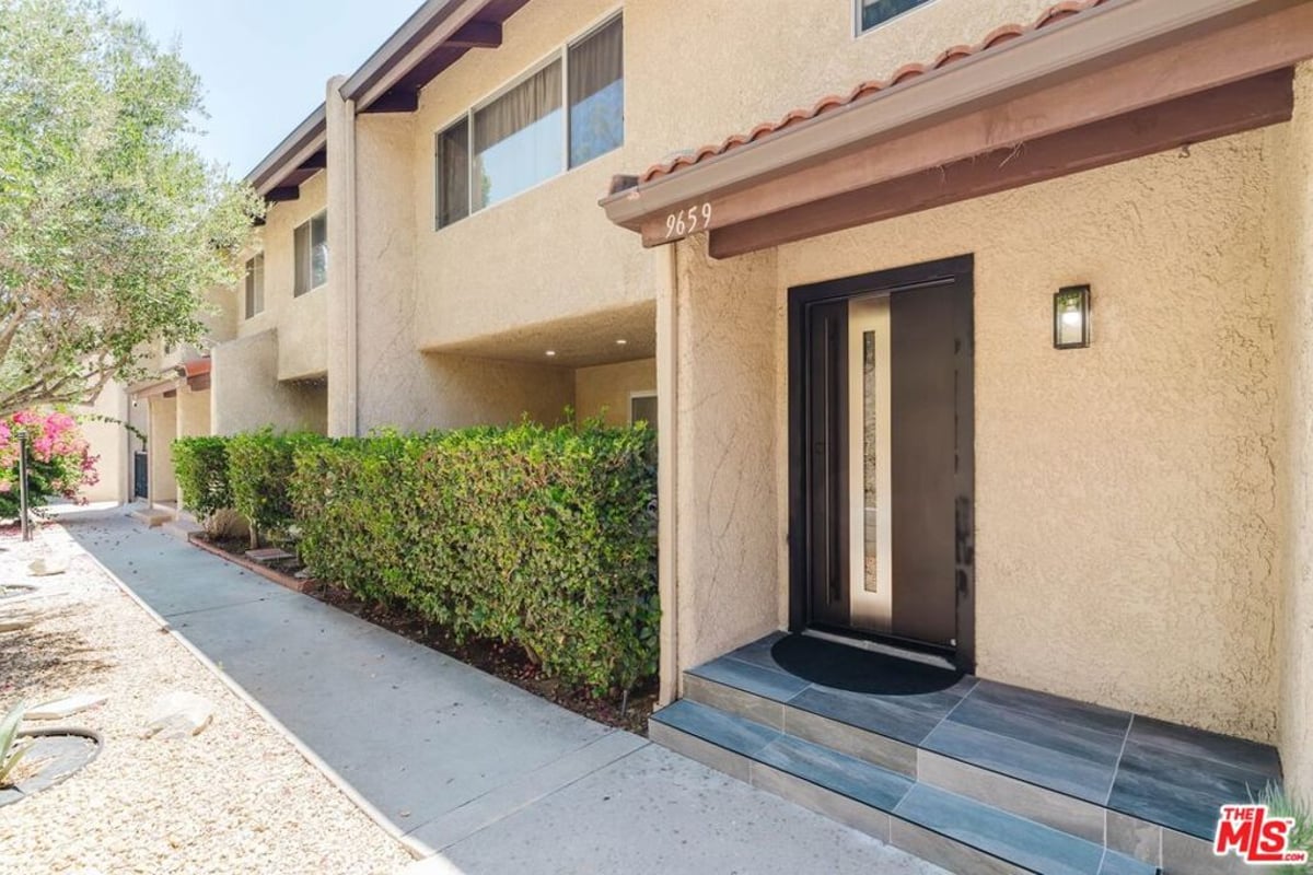 9659 Via Torino 149, Burbank, CA 91504 — photo 1 of 25
