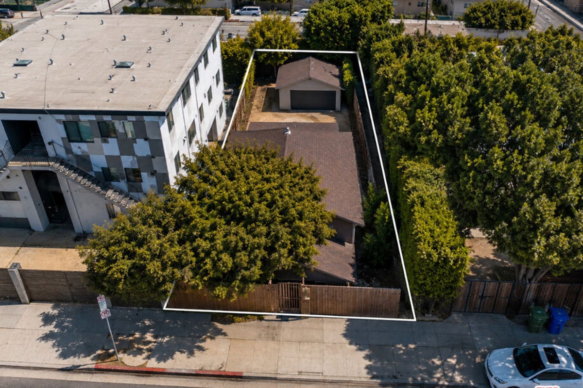 11416 Venice Boulevard, Los Angeles, CA 90066 — photo 1 of 13