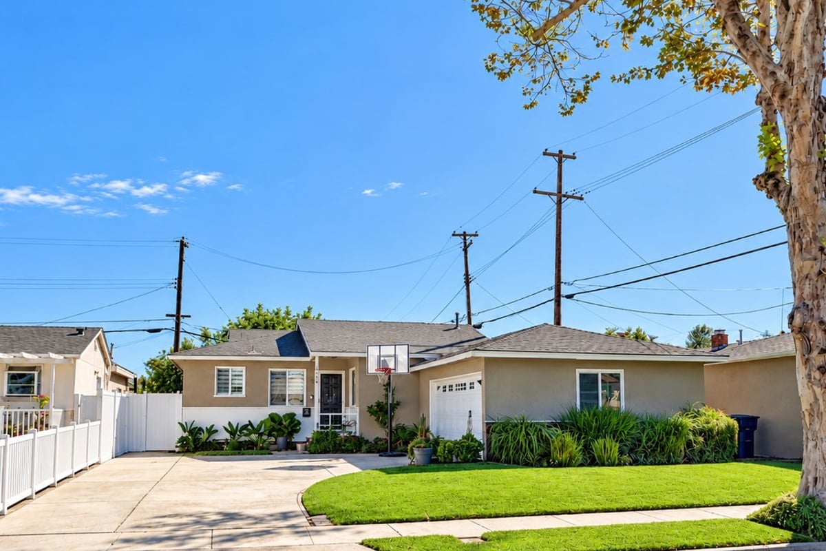 18406 Florwood Avenue, Torrance, CA 90504 — photo 1 of 19