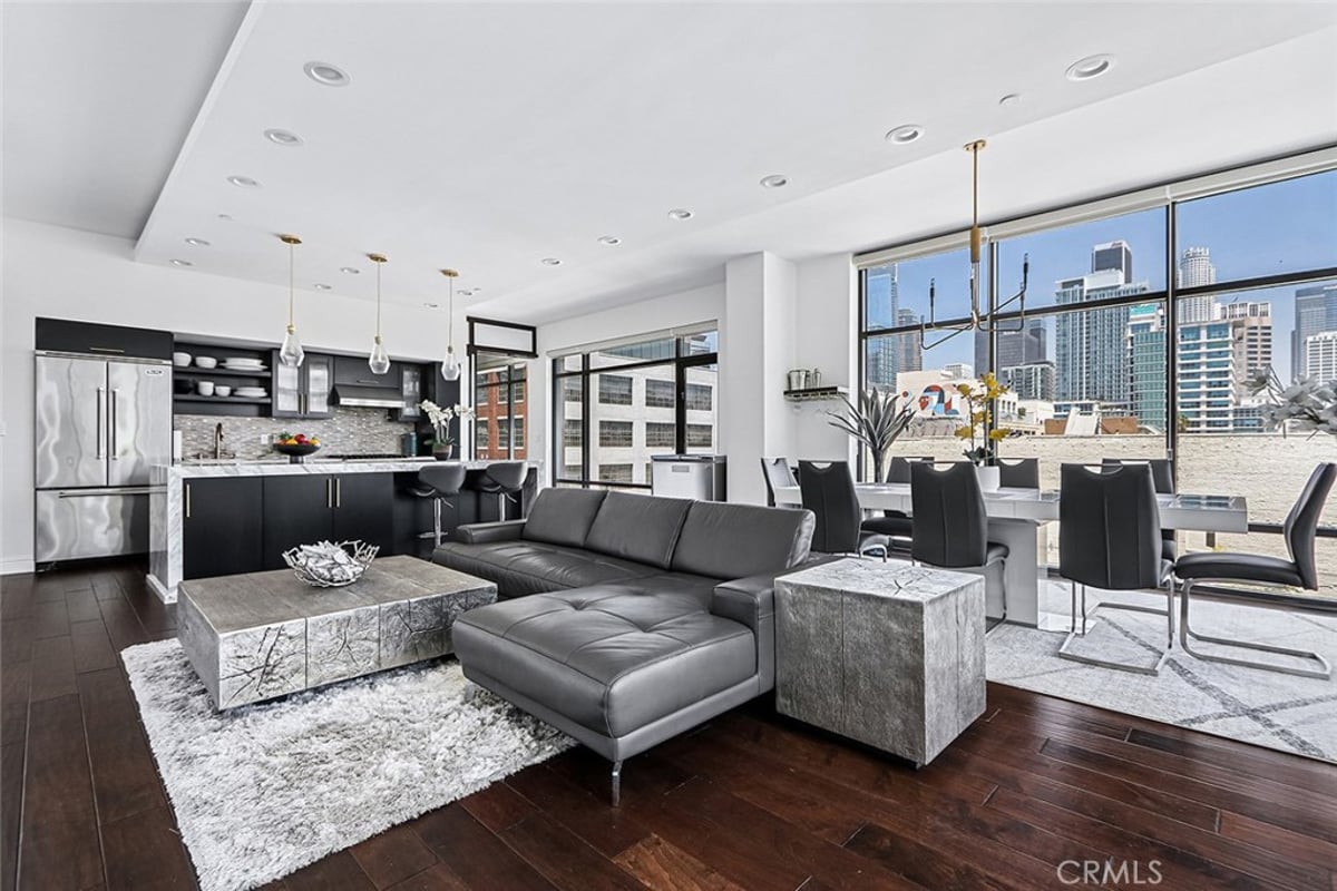 1111 S Grand Avenue 511, Los Angeles, CA 90015 — photo 1 of 46