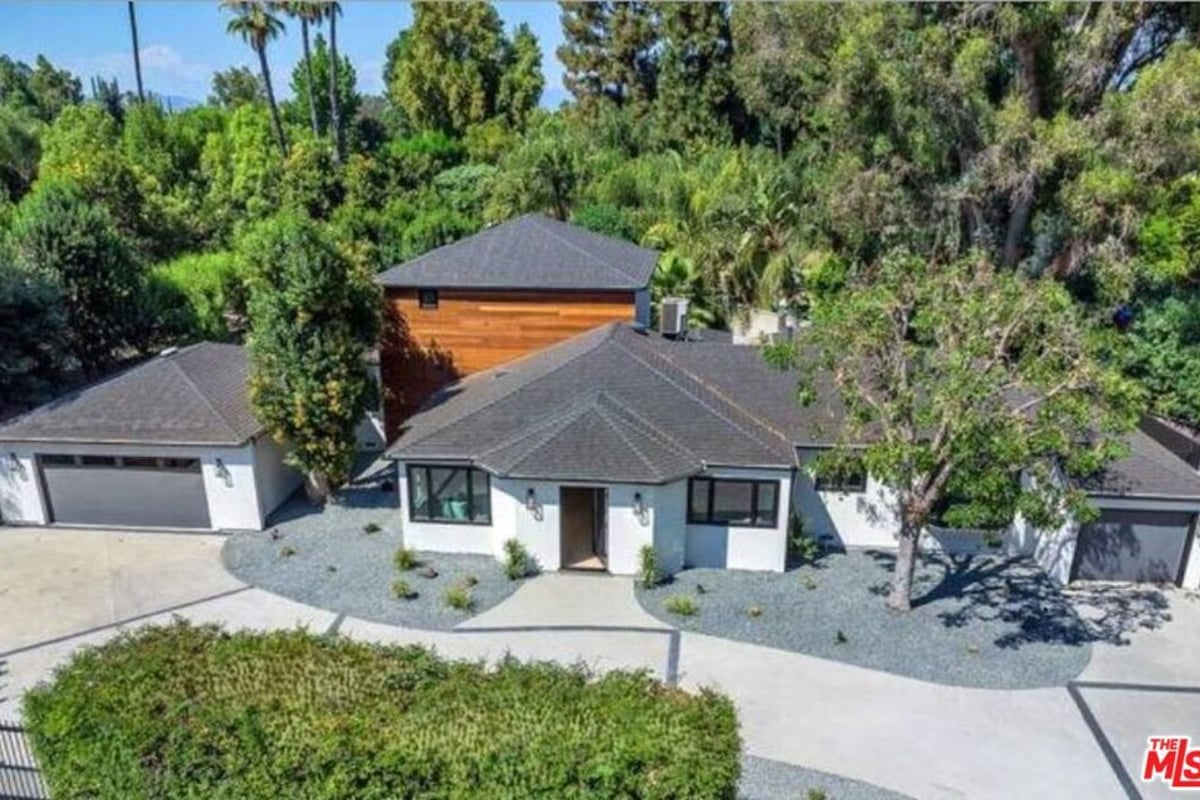 19061 Wells Drive, Los Angeles, CA 91356 — photo 1 of 59