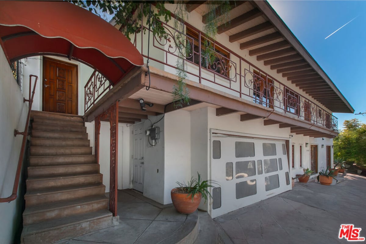 2430 Coldwater Canyon Drive, Beverly Hills, CA 90210 — photo 1 of 26