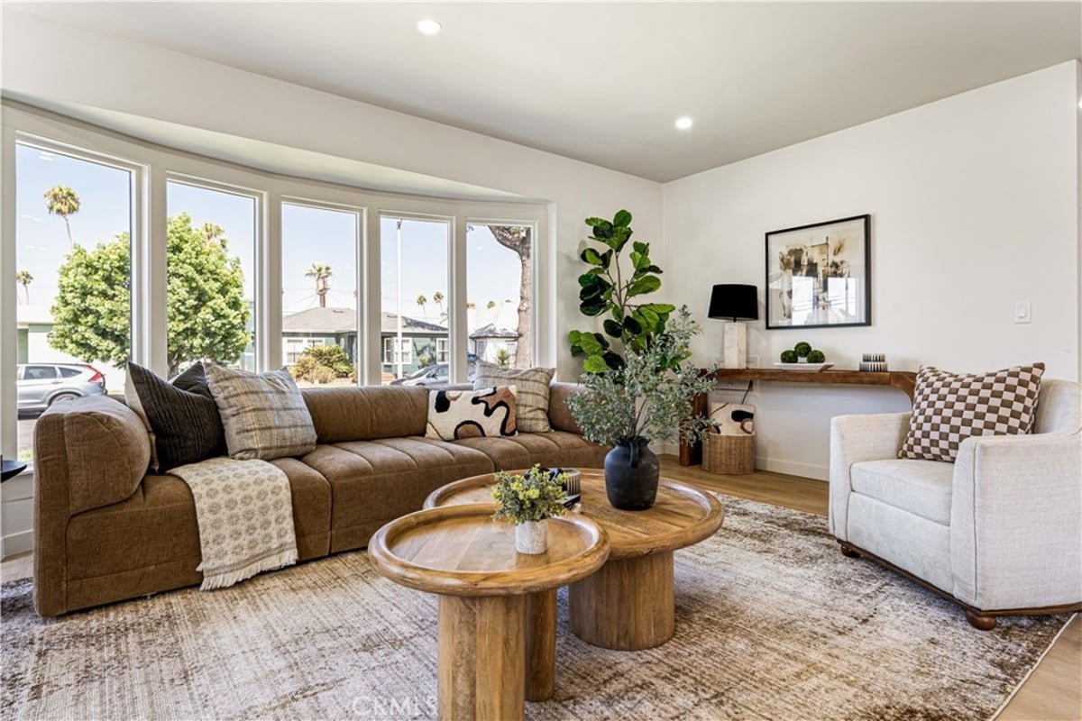 3880 Olmsted Avenue, Los Angeles, CA 90008 — photo 1 of 21