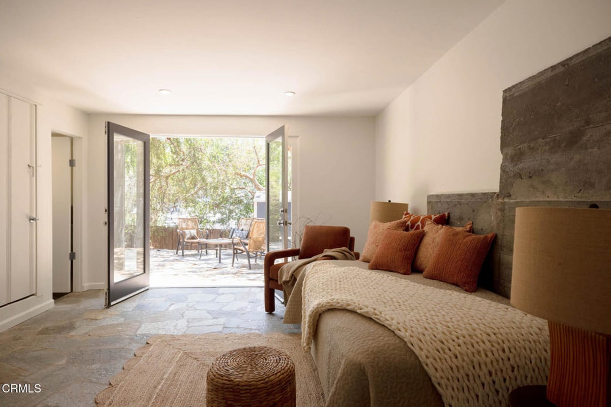 3836 De Longpre Avenue, Los Angeles, CA 90027 — photo 1 of 43