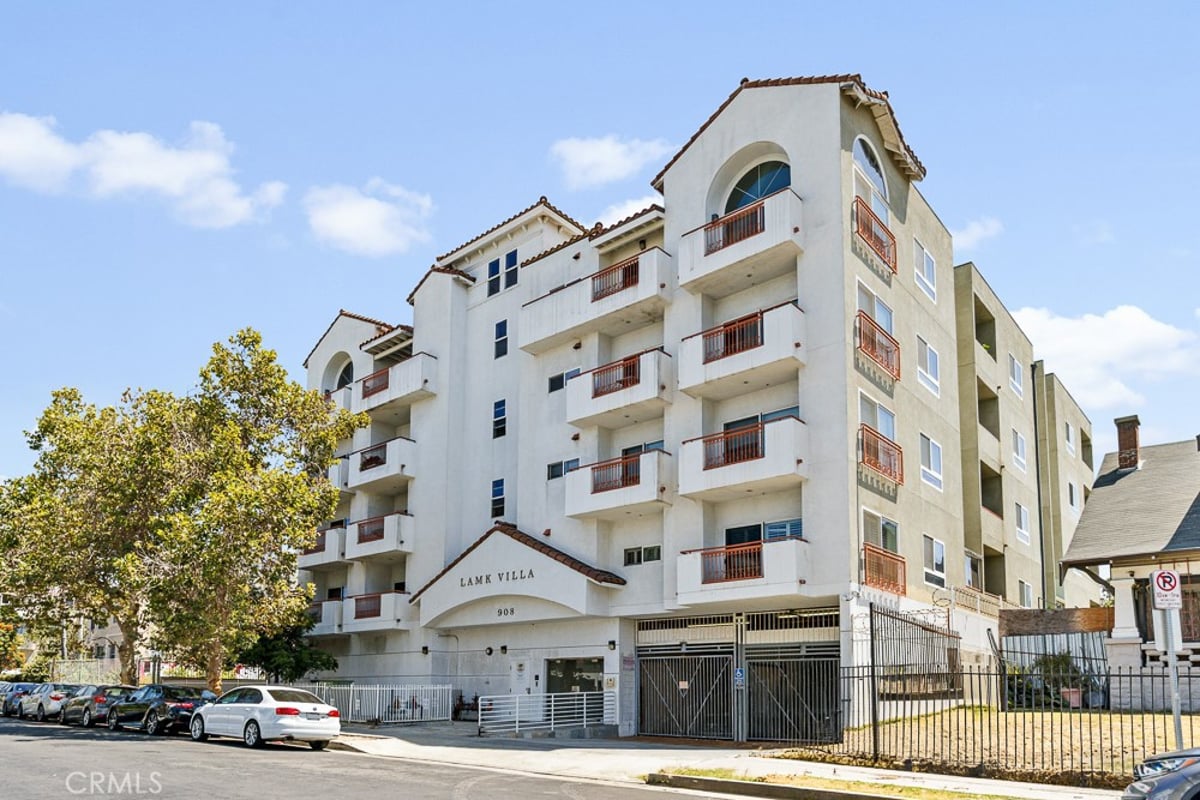 908 S Ardmore Avenue 304, Los Angeles, CA 90006 — photo 1 of 31