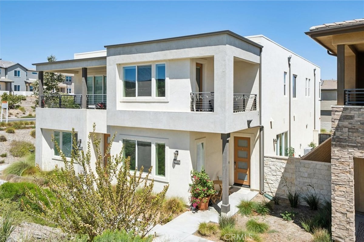 27262 Narrowleaf Willow Lane, Valencia, CA 91381 — photo 1 of 22
