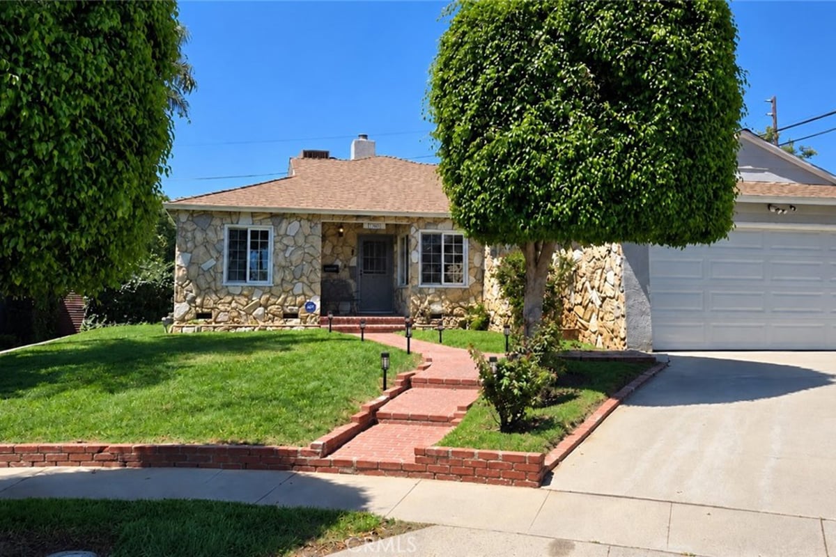 17001 Cantara, Lake Balboa, CA 91406 — photo 1 of 32