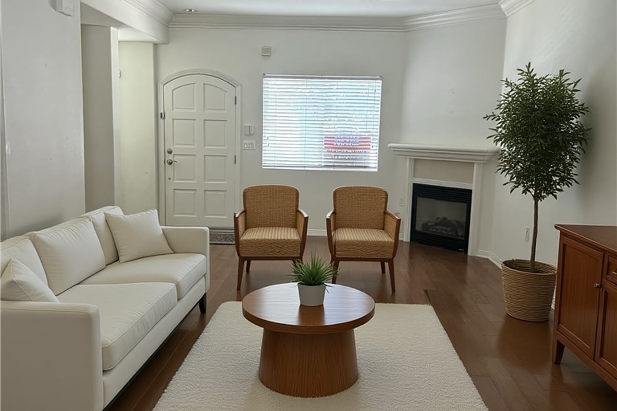 9301 Shirley Avenue 13, Northridge, CA 91324 — photo 1 of 16
