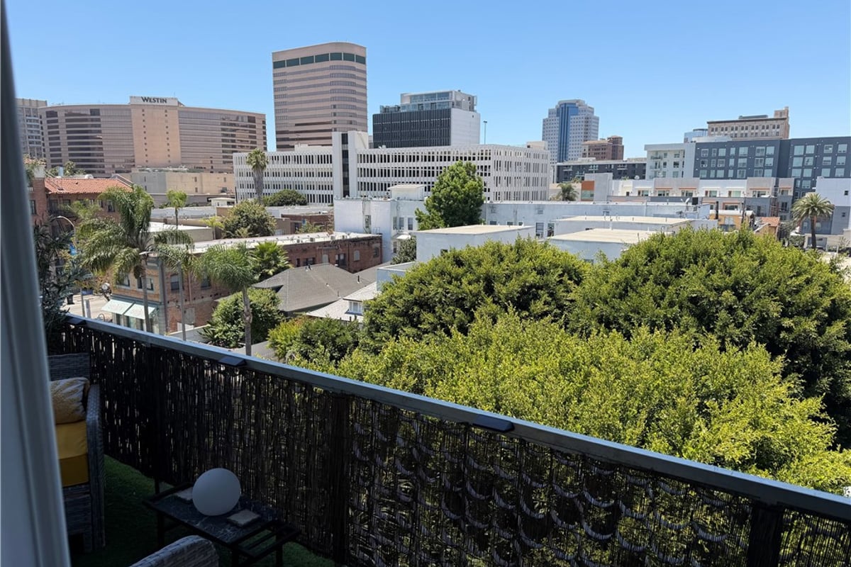 230 Linden 502, Long Beach, CA 90802 — photo 1 of 12