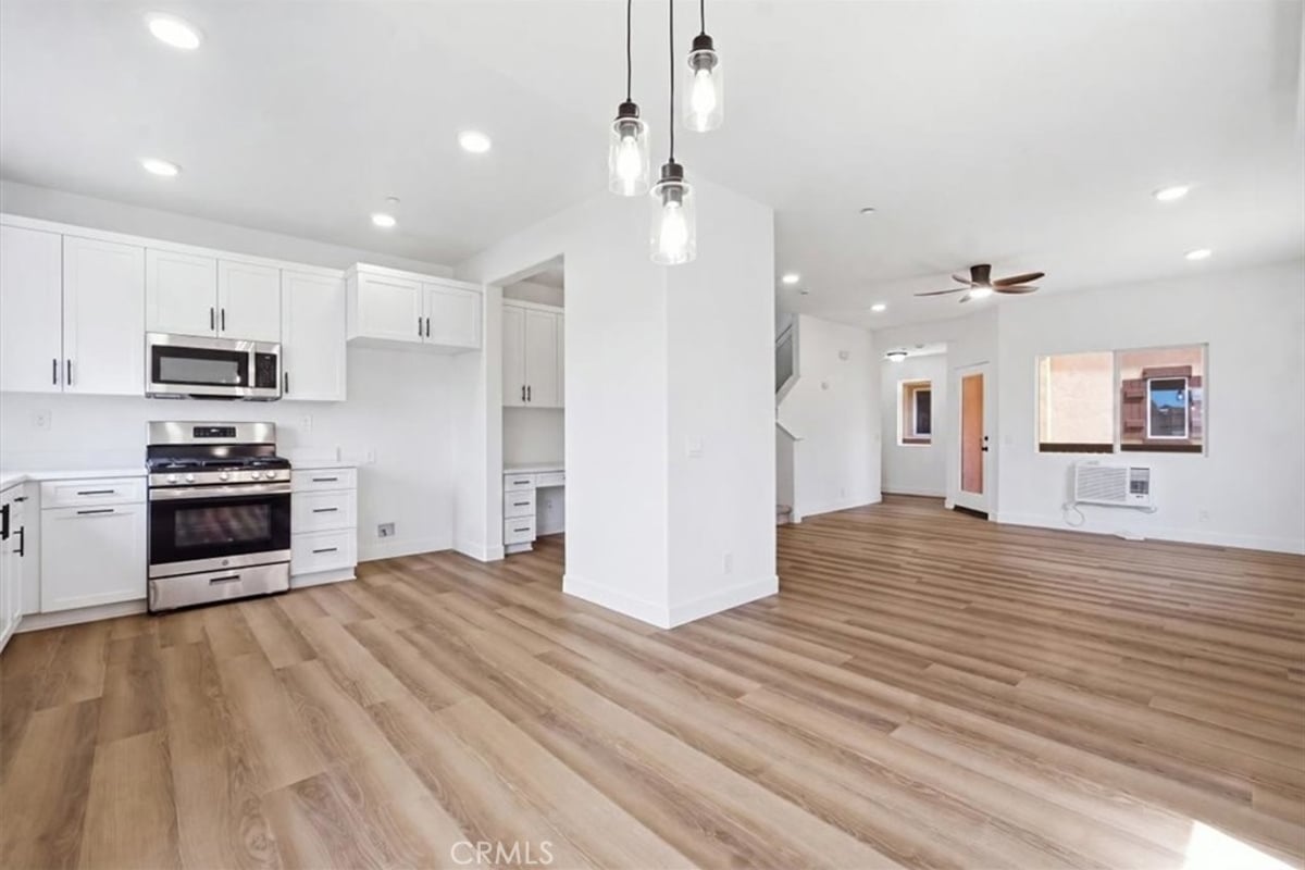 521 N Lark Ellen D, Covina, CA 91722 — photo 1 of 22