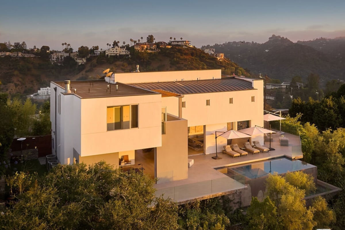 2750 Cardwell Place, Los Angeles, CA 90046 — photo 1 of 25