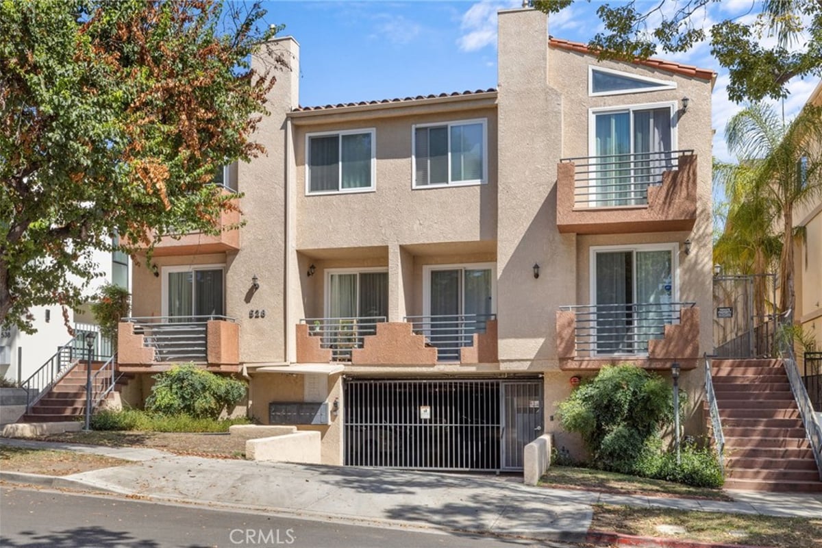 528 E. San Jose Ave 110, Burbank, CA 91501 — photo 1 of 38