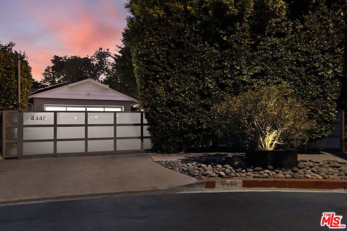 4445 Vantage Avenue, Los Angeles, CA 91604 — photo 1 of 34