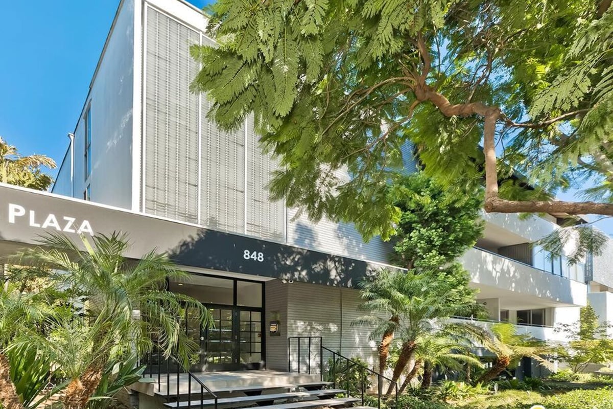 848 N Kings Road 102, West Hollywood, CA 90069 — photo 1 of 32