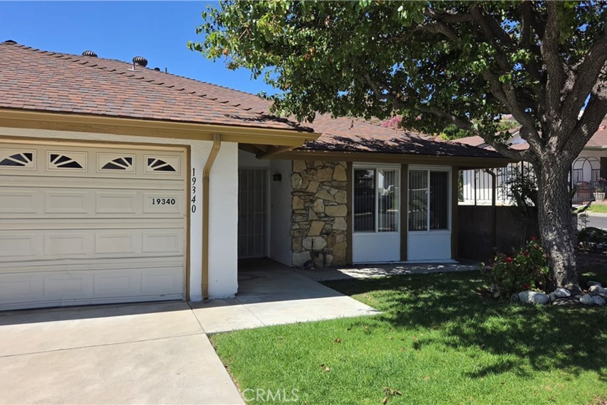 19340 Oak Crossing, Newhall, CA 91321 — photo 1 of 28