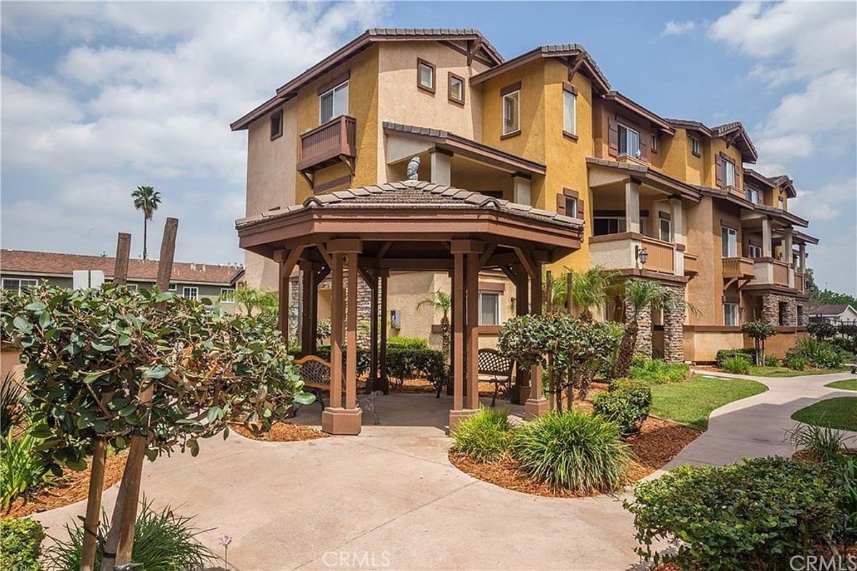 511 N Lark Ellen J, Covina, CA 91722 — photo 1 of 15