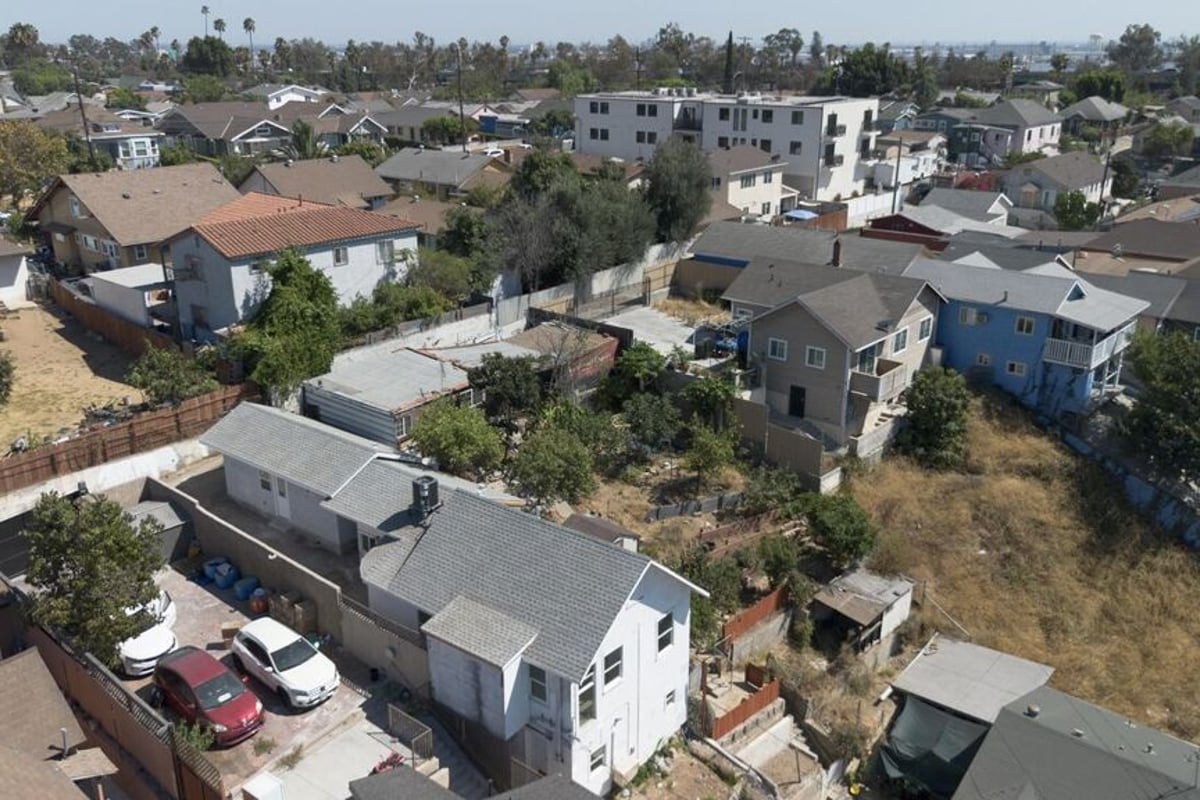 934 S Mott Street, Los Angeles, CA 90023 — photo 1 of 35