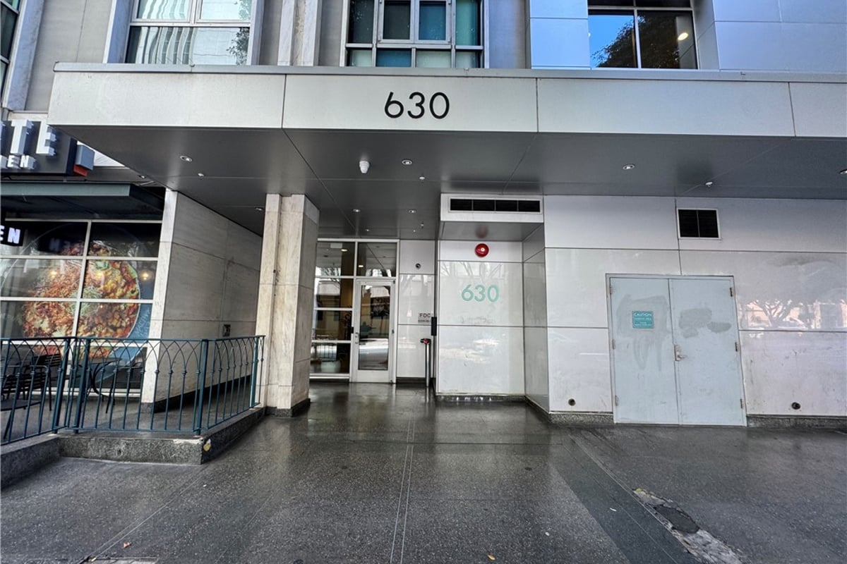 630 W 6th, Los Angeles, CA 90017 — photo 1 of 5