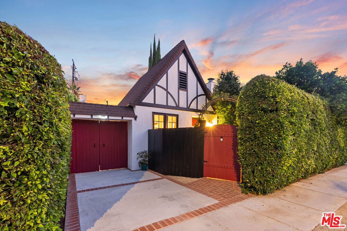 8818 Rosewood Avenue, West Hollywood, CA 90048 — photo 1 of 34