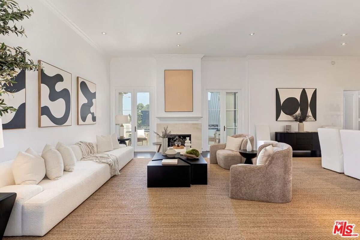 10110 Empyrean Way 301, Los Angeles, CA 90067 — photo 1 of 27