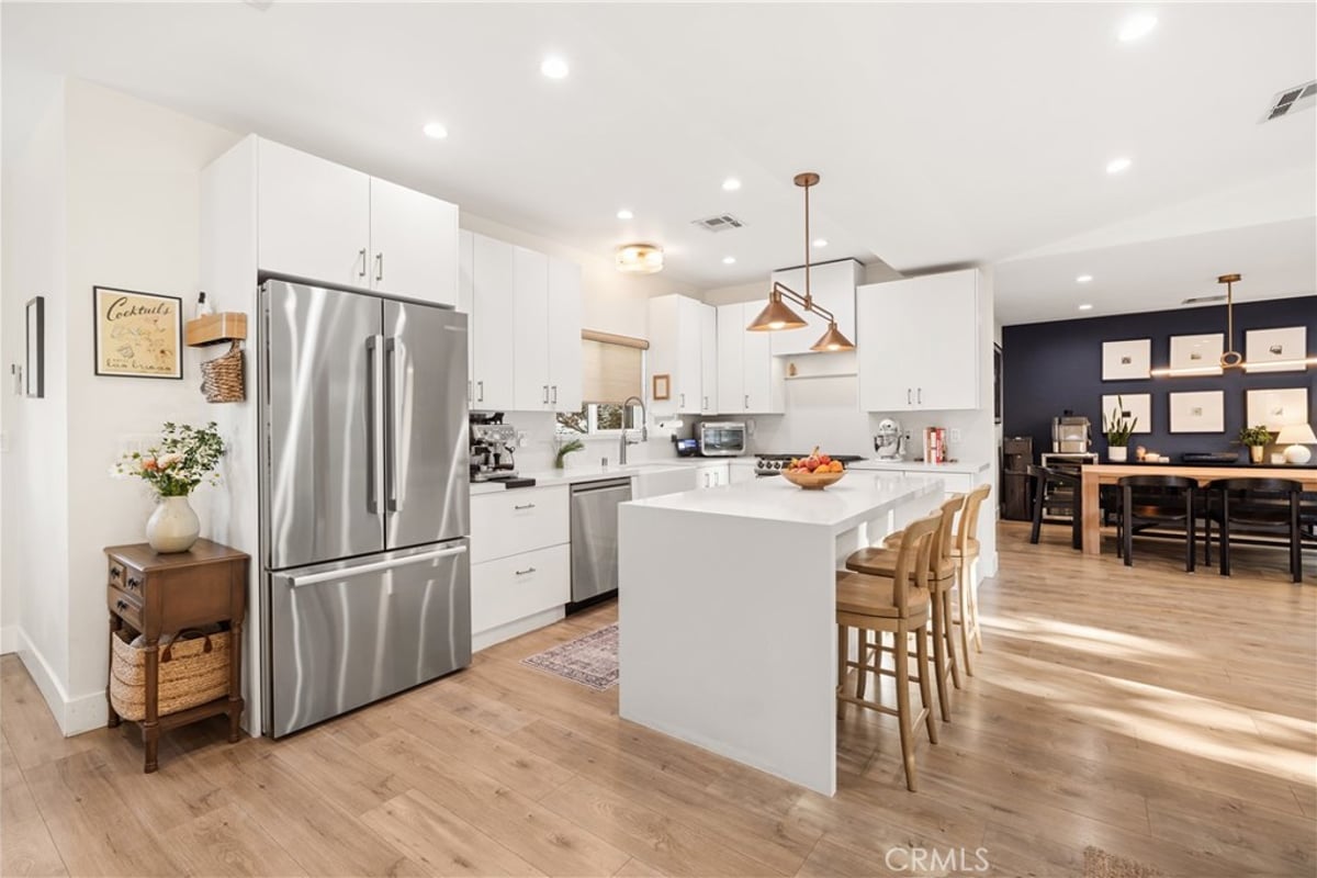 7247 Genesta, Lake Balboa, CA 91406 — photo 1 of 39