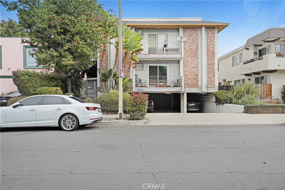 12735 Caswell 7, Los Angeles, CA 90066 — photo 1 of 10