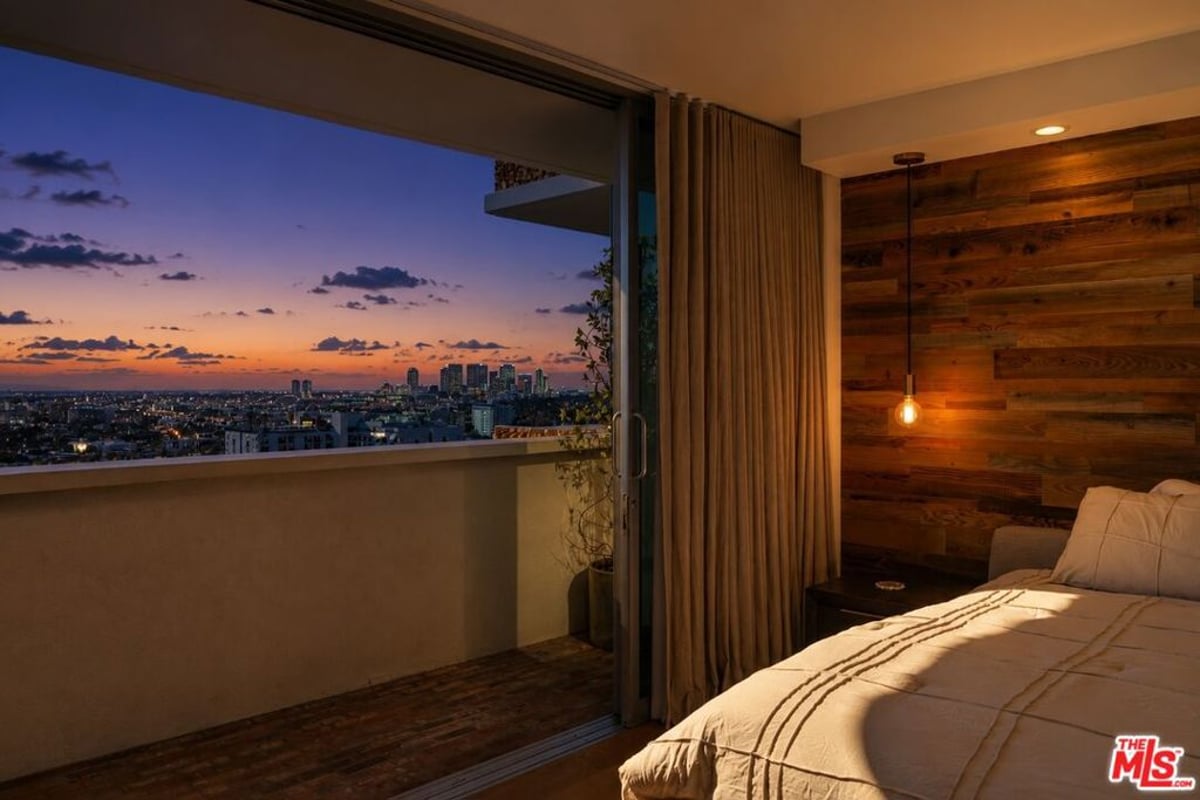 8787 Shoreham Drive 707, West Hollywood, CA 90069 — photo 1 of 15