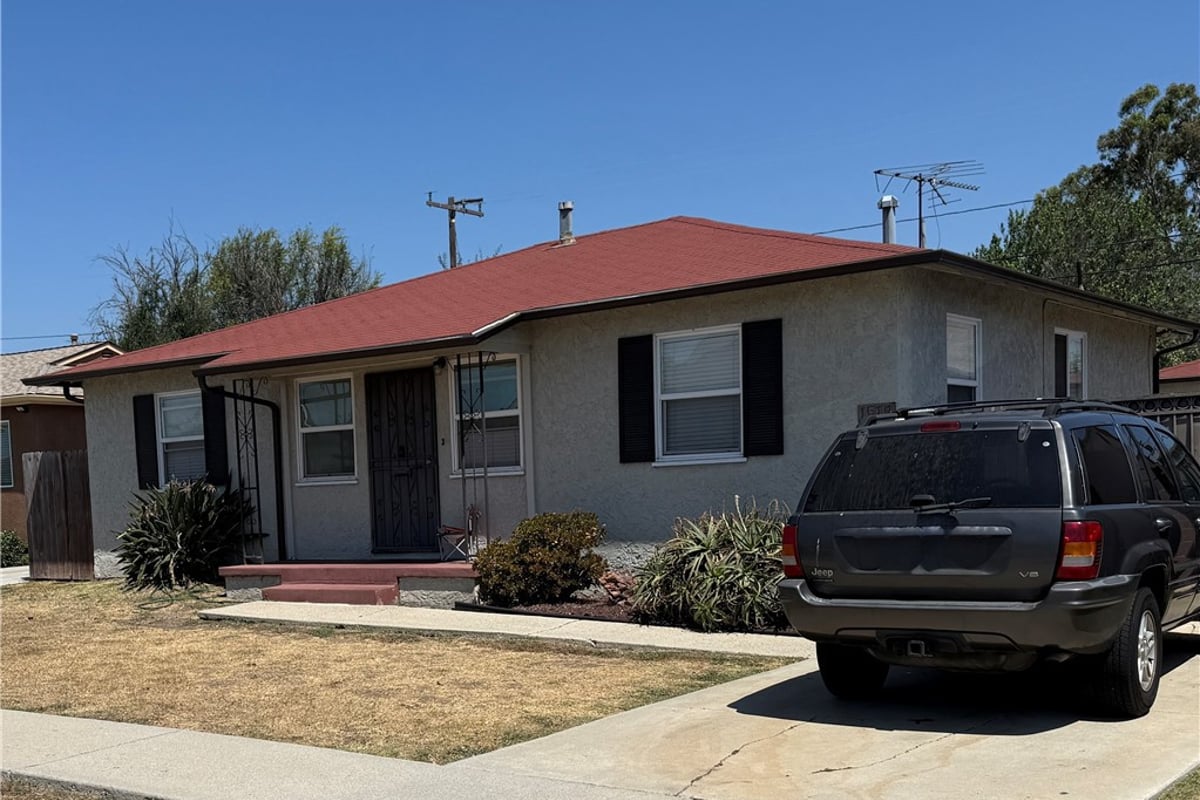 1519 W 110th, Los Angeles, CA 90047 — photo 1 of 9