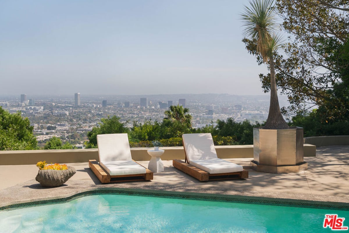 8540 Hedges Way, Los Angeles, CA 90069 — photo 1 of 28