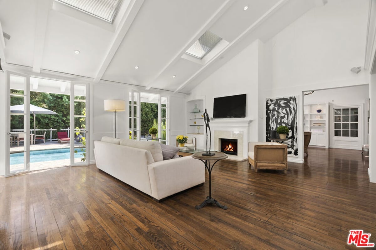 2761 Hutton Drive, Los Angeles, CA 90210 — photo 1 of 33