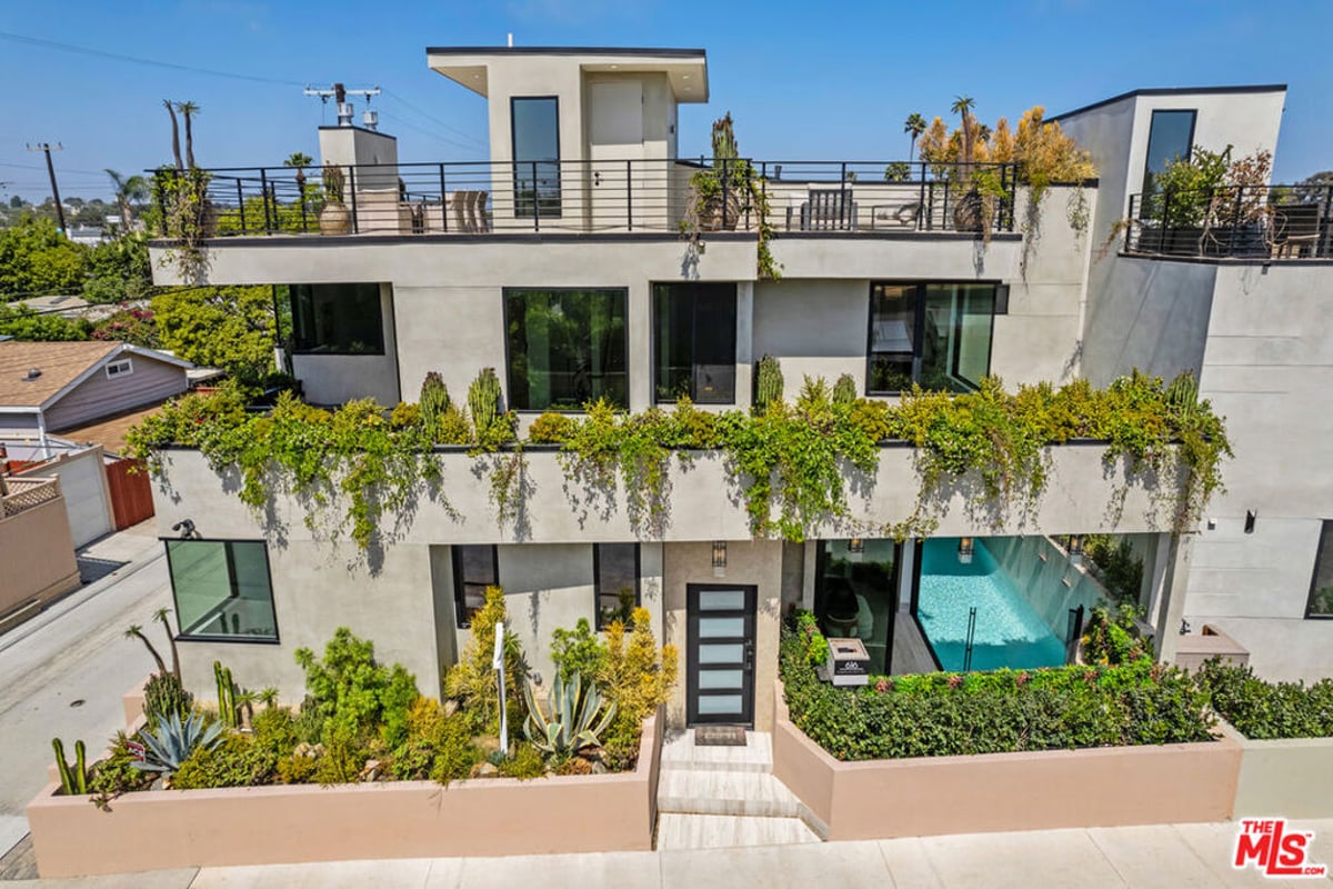 616 7th, Venice, CA 90291 — photo 1 of 44