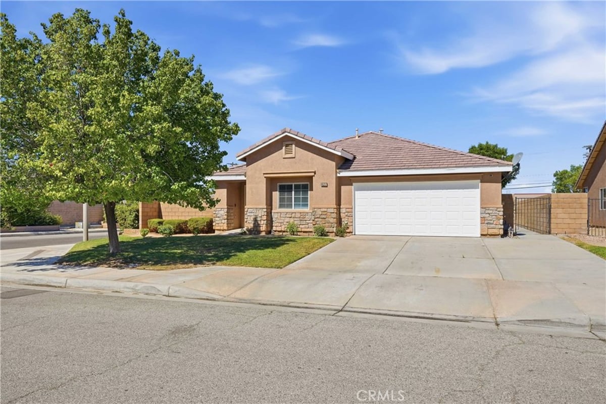 45237 Sancroft Avenue, Lancaster, CA 93535 — photo 1 of 25