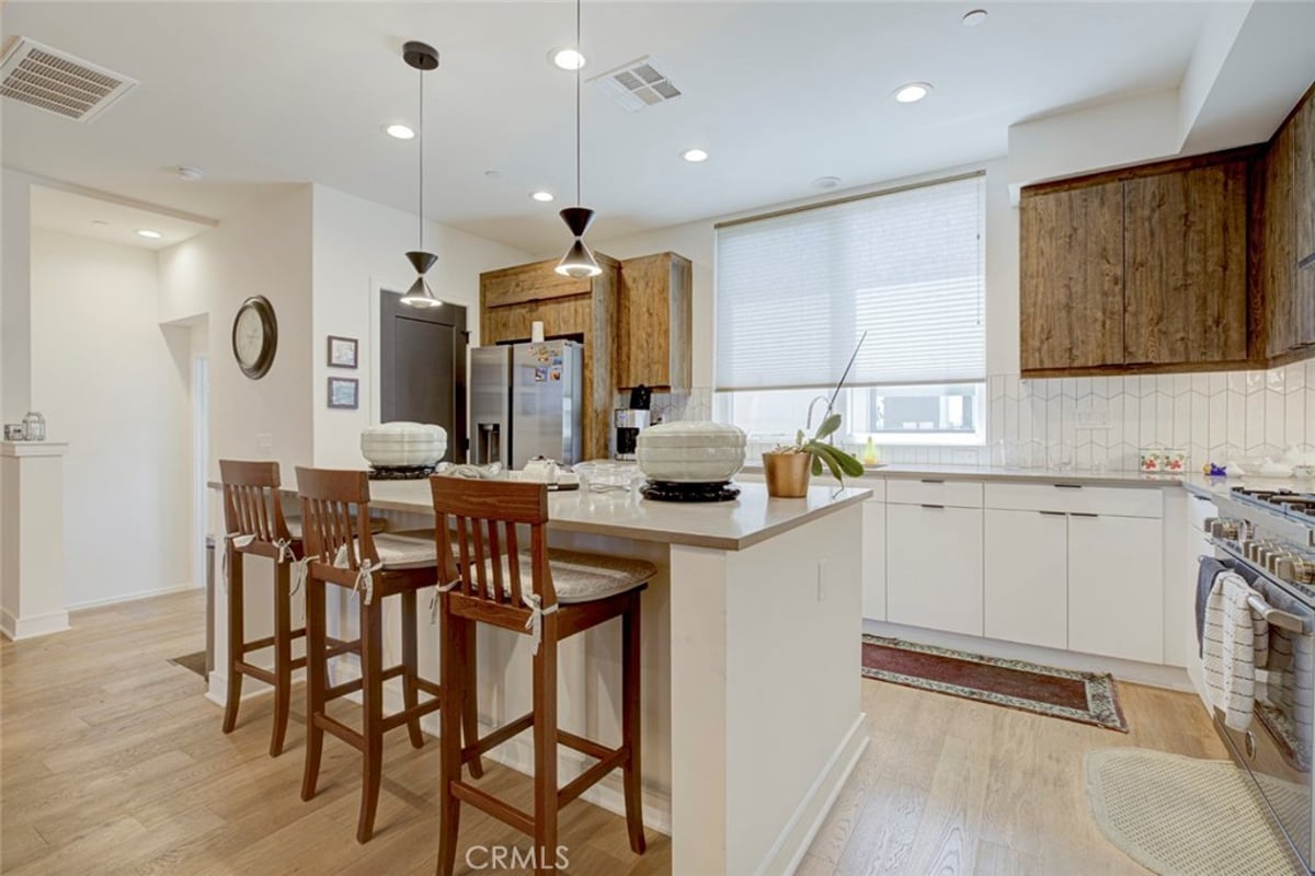 1049 N Joels Place, Los Angeles, CA 90012 — photo 1 of 56