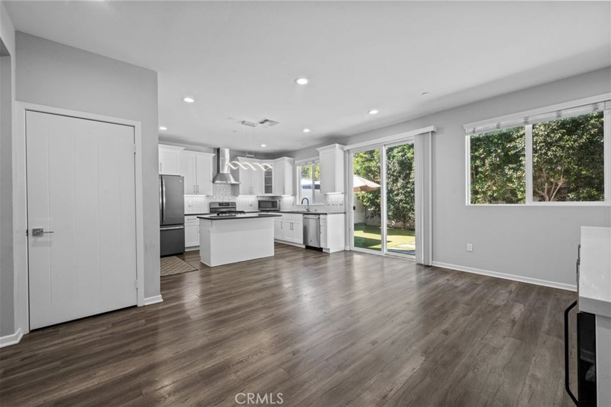 15607 W Lilli Way, Van Nuys, CA 91406 — photo 1 of 30