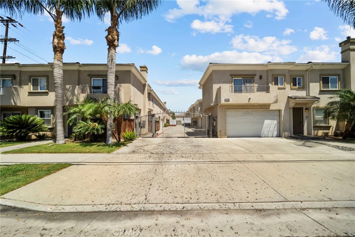 7132 Farralone 205, Canoga Park, CA 91303 — photo 1 of 33