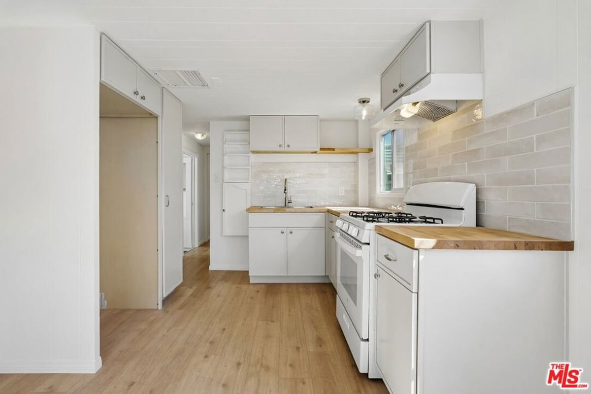 11250 Playa Street 81, Culver City, CA 90230 — photo 1 of 27