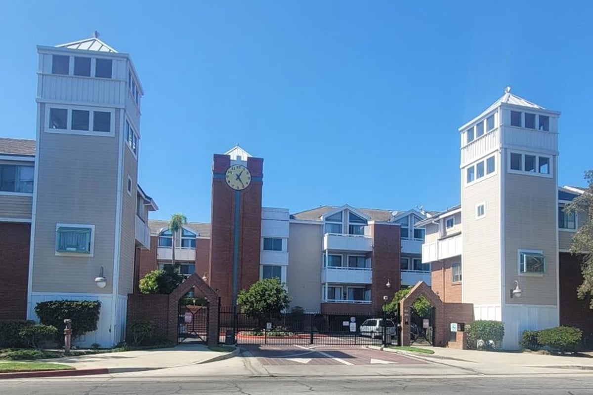 865 S B Street # A-1, Oxnard, CA 93030 — photo 1 of 53