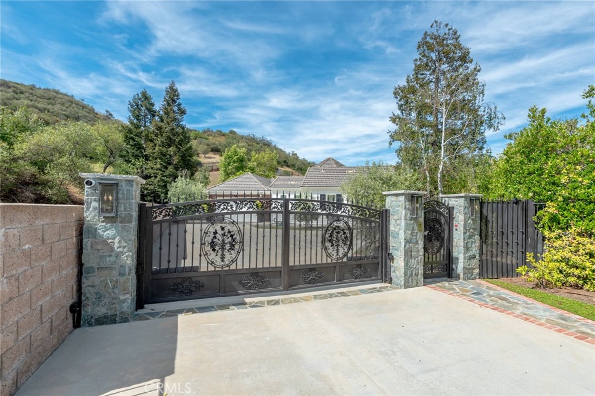 1686 SYCAMORE CANYON, Westlake Village, CA 91361 — photo 1 of 43