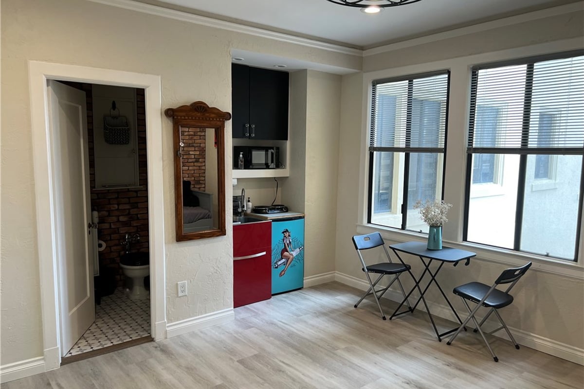 315 W 3rd 5A, Long Beach, CA 90802 — photo 1 of 14