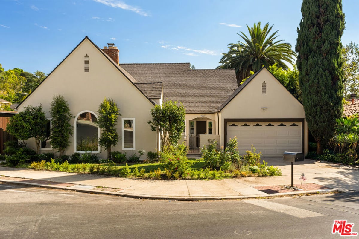 3141 E La Suvida Drive, Los Angeles, CA 90068 — photo 1 of 48