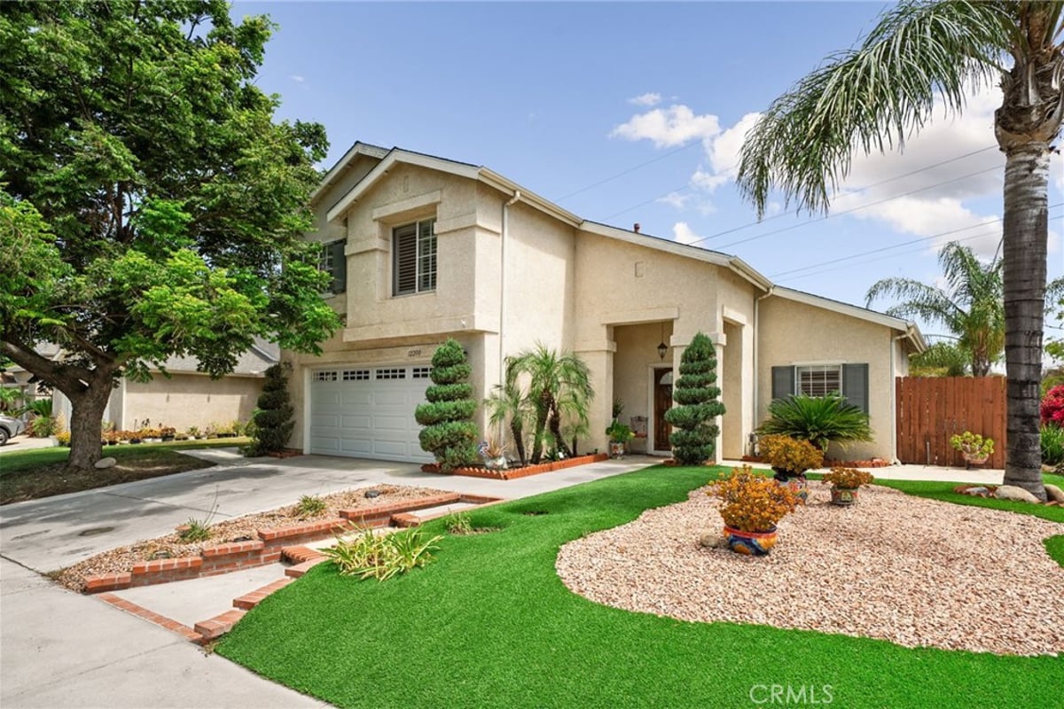 12200 Canyon Hill Avenue, Sylmar, CA 91342 — photo 1 of 34