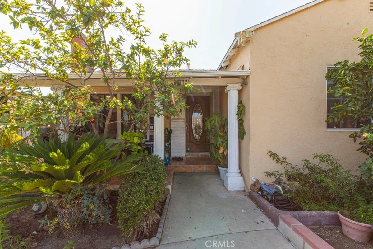 7731 Klump, Los Angeles, CA 91352 — photo 1 of 23