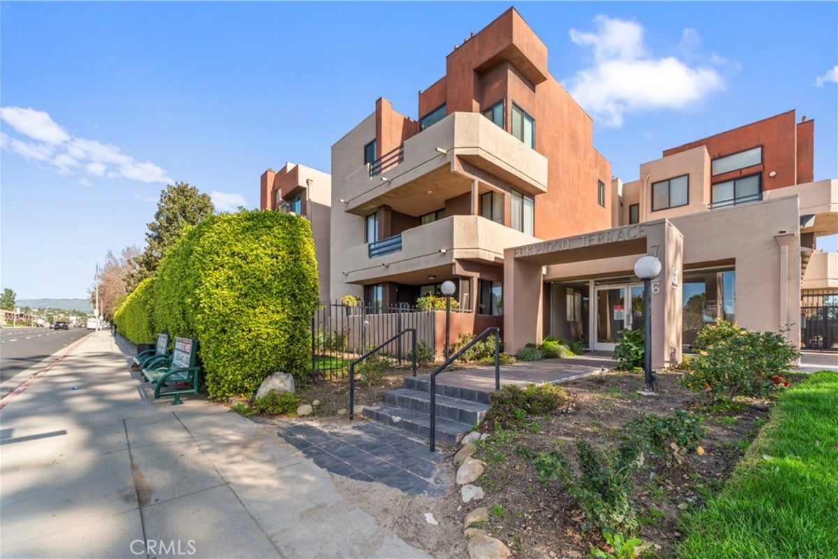 7826 Topanga Canyon Blvd 308, Canoga Park, CA 91304 — photo 1 of 36