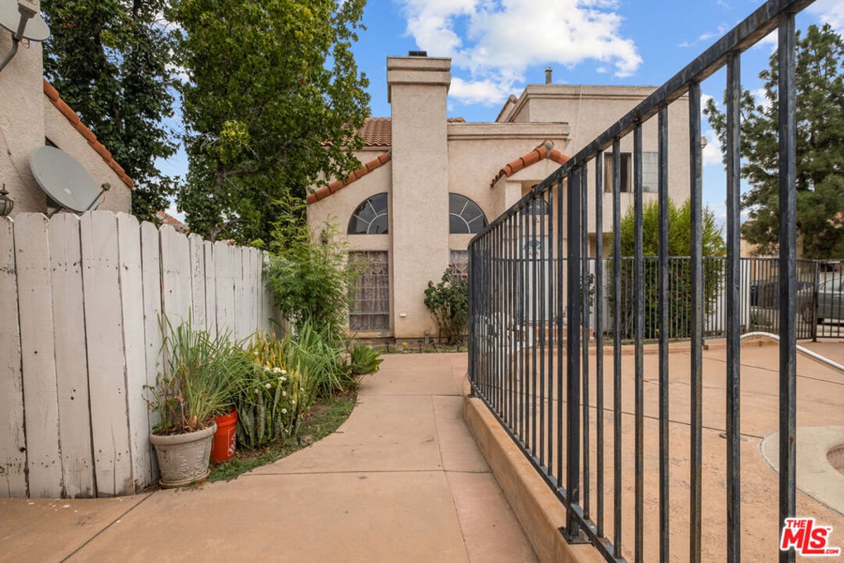 14422 Terra Bella Street A, Los Angeles, CA 91402 — photo 1 of 20