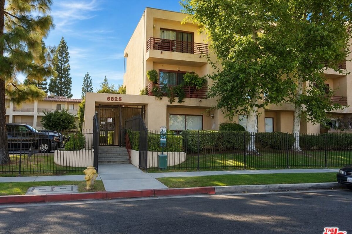 6825 Alabama Avenue 311, Canoga Park, CA 91303 — photo 1 of 16