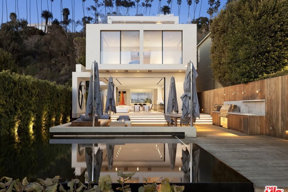 547 Palisades Beach Road, Santa Monica, CA 90402 — photo 1 of 18