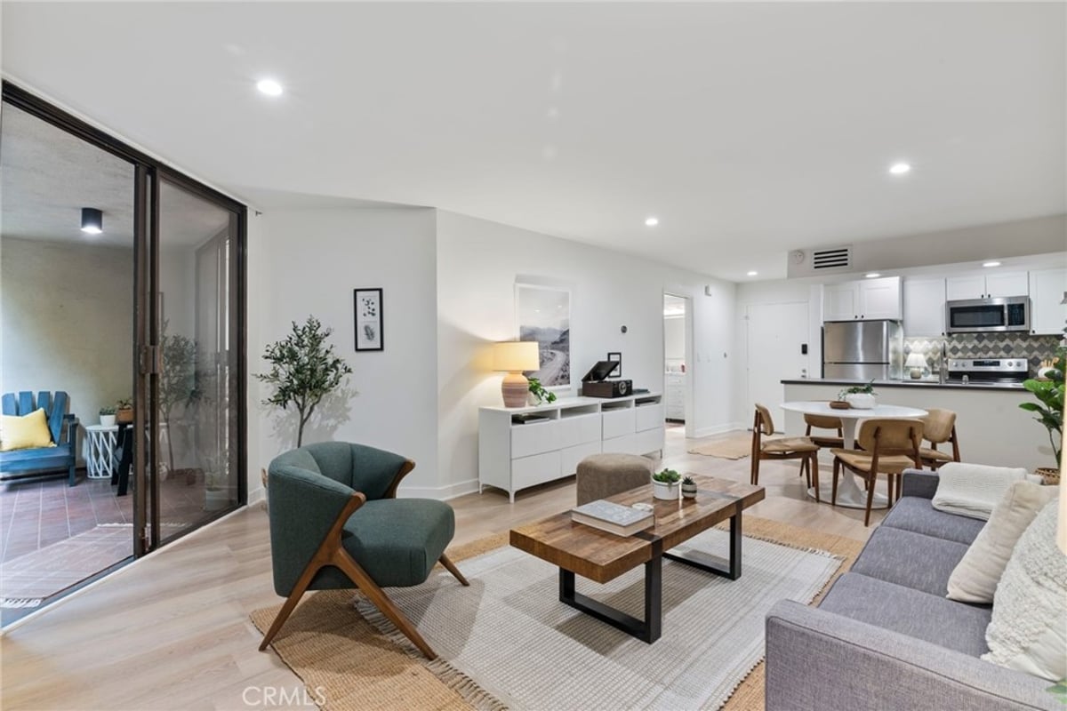 750 N Kings Road 111, West Hollywood, CA 90069 — photo 1 of 15