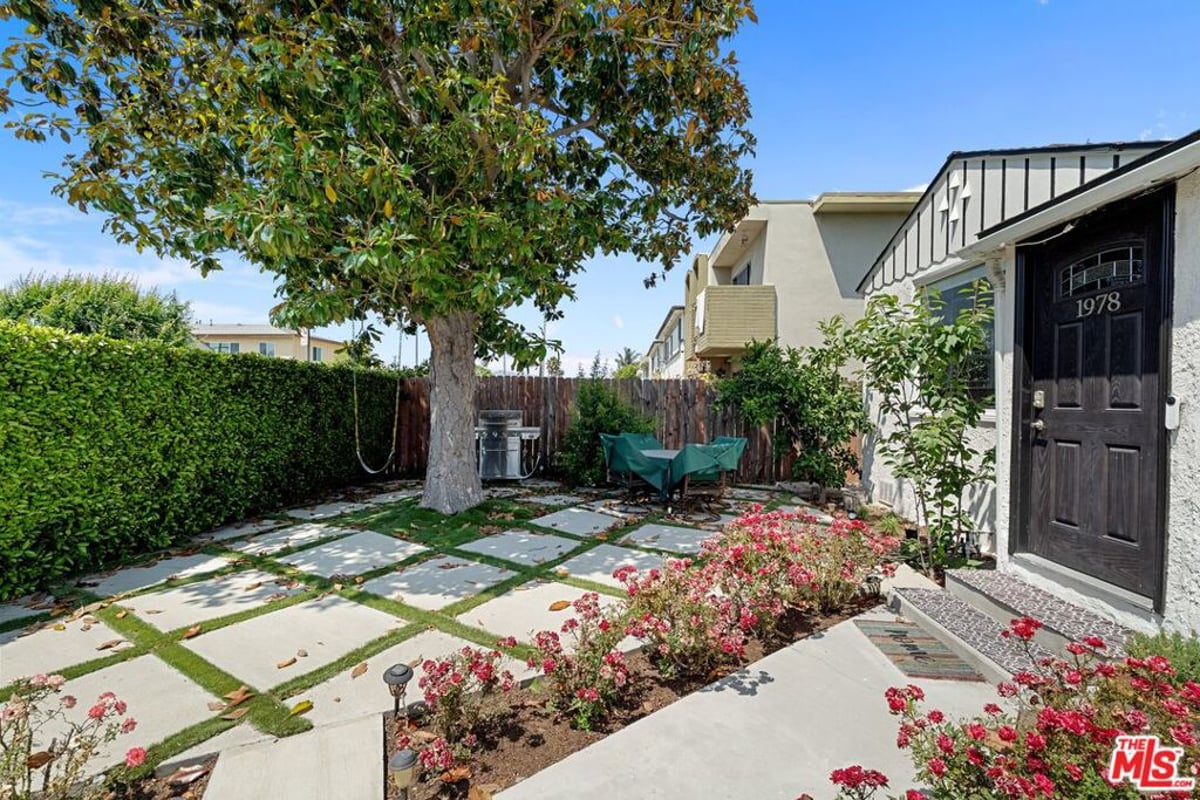 1978 S Holt Avenue, Los Angeles, CA 90034 — photo 1 of 34